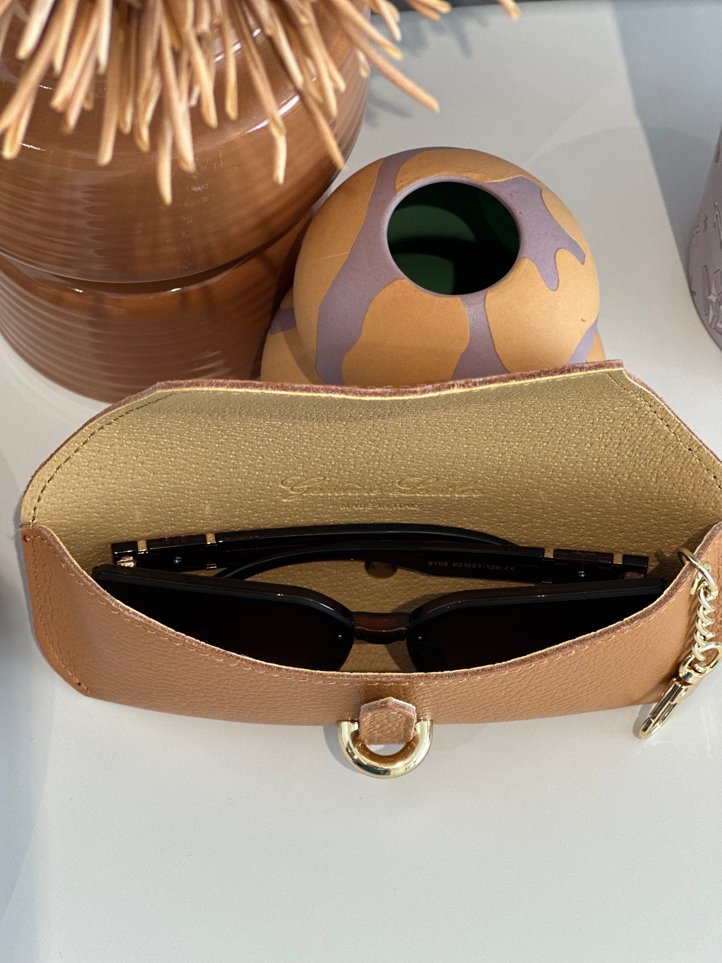 Toscano Shell Glasses Case -Walnut