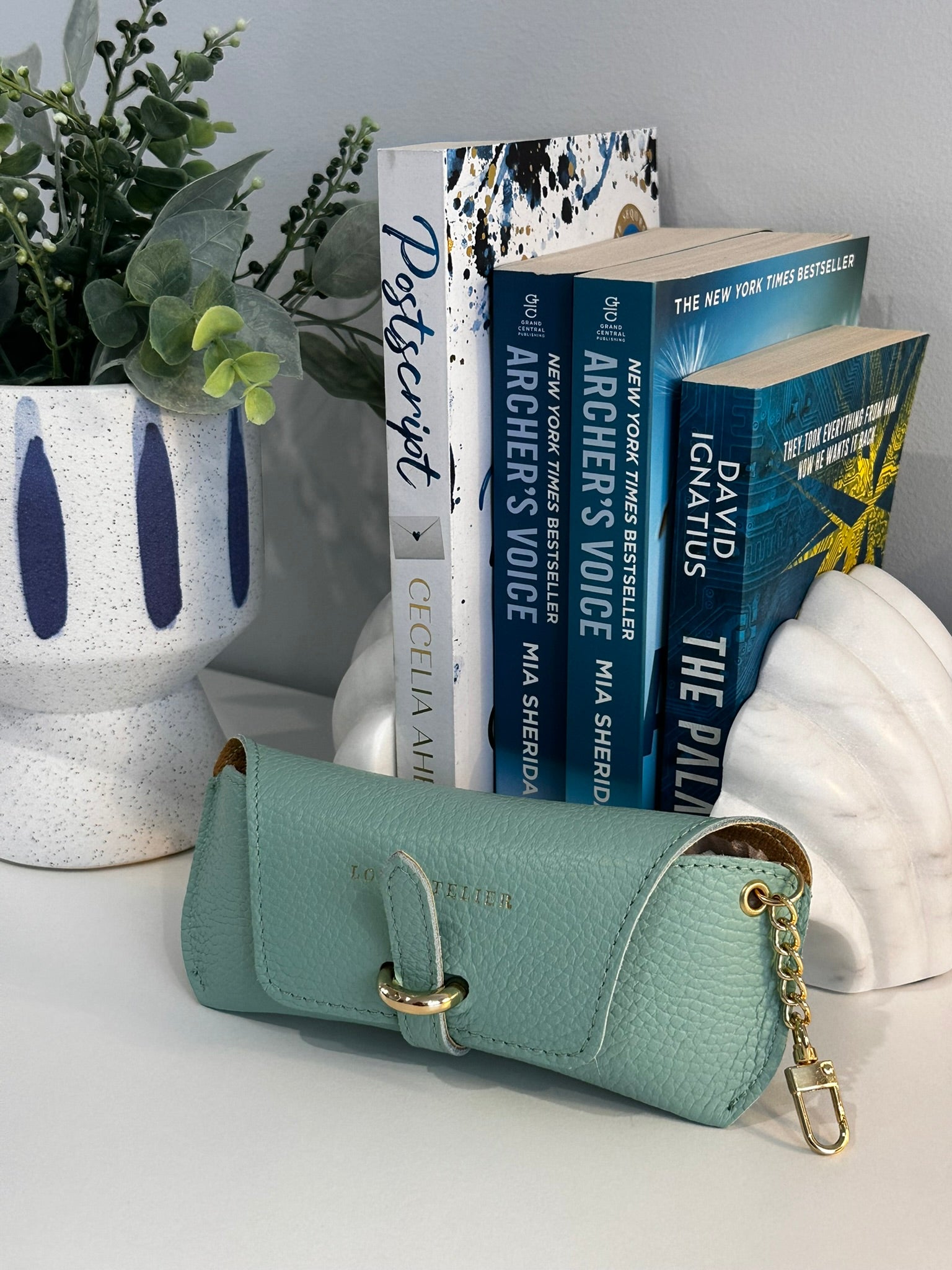 Toscano Shell Glasses Case - Mint Green