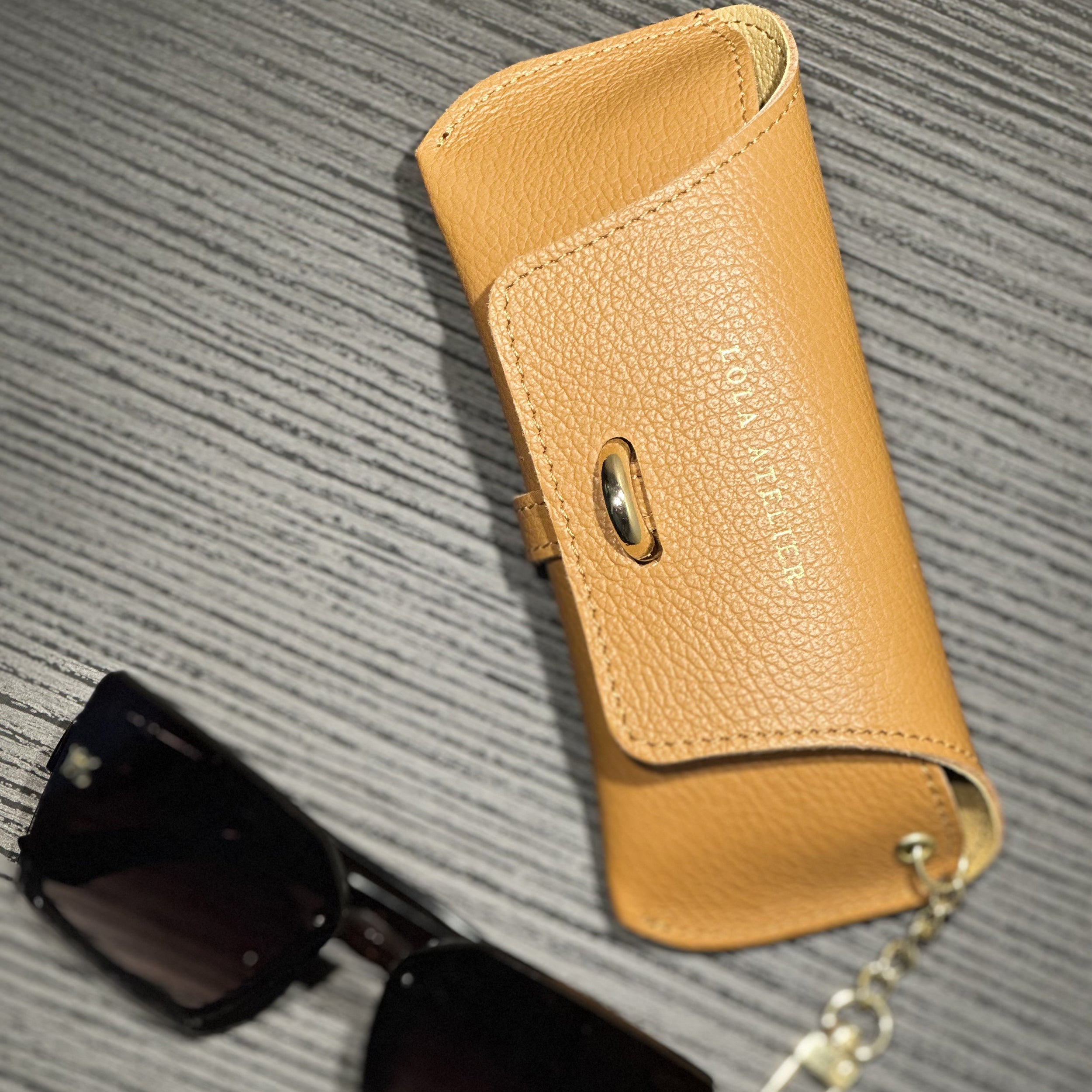 Toscano Shell Glasses Case -Walnut